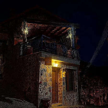 The By Thea Dağ evi